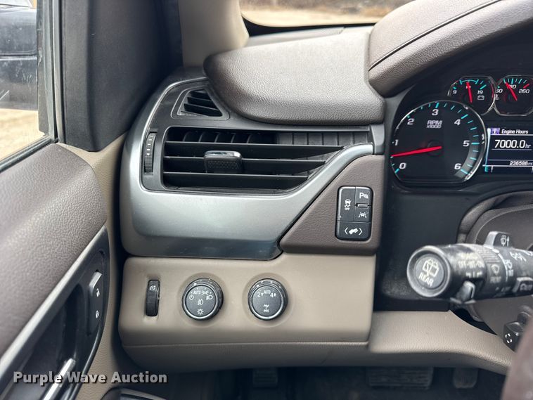 image for item ER0417 2017 Chevrolet Suburban SUV