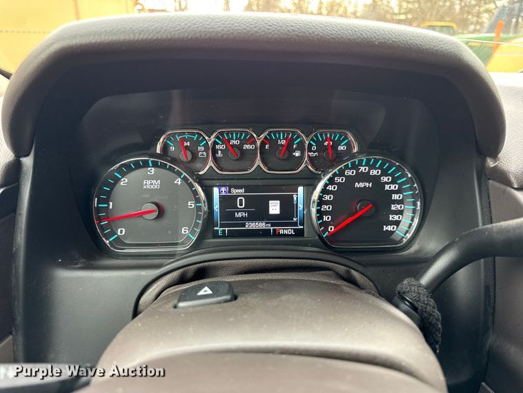 image for item ER0417 2017 Chevrolet Suburban SUV