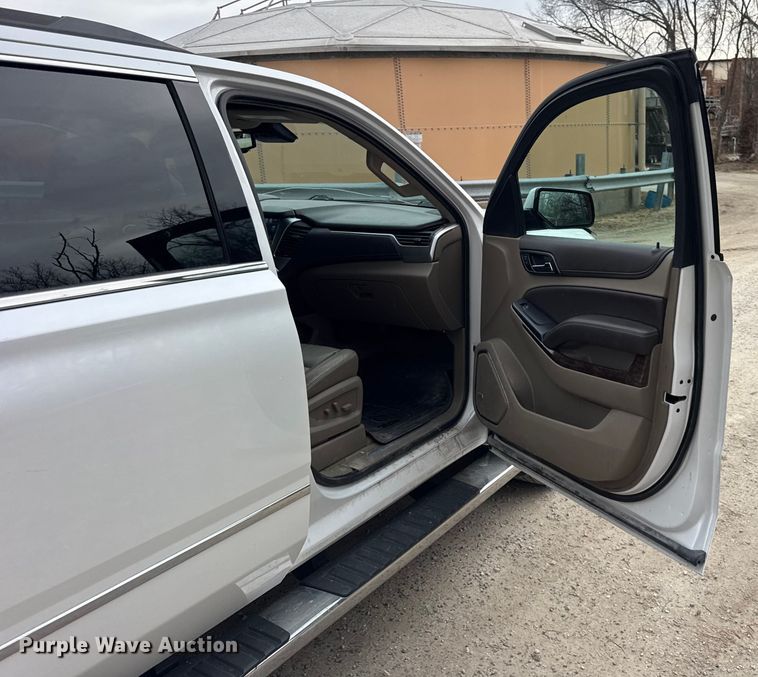 image for item ER0417 2017 Chevrolet Suburban SUV