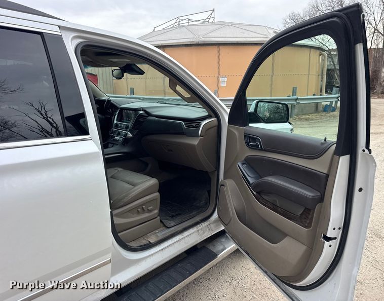 image for item ER0417 2017 Chevrolet Suburban SUV