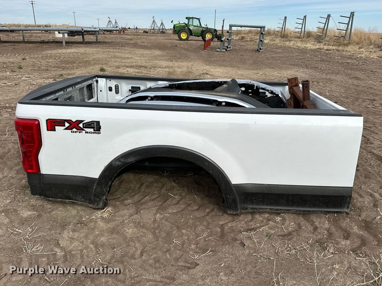 image for item ES1069 Ford Super duty pickup truck bed