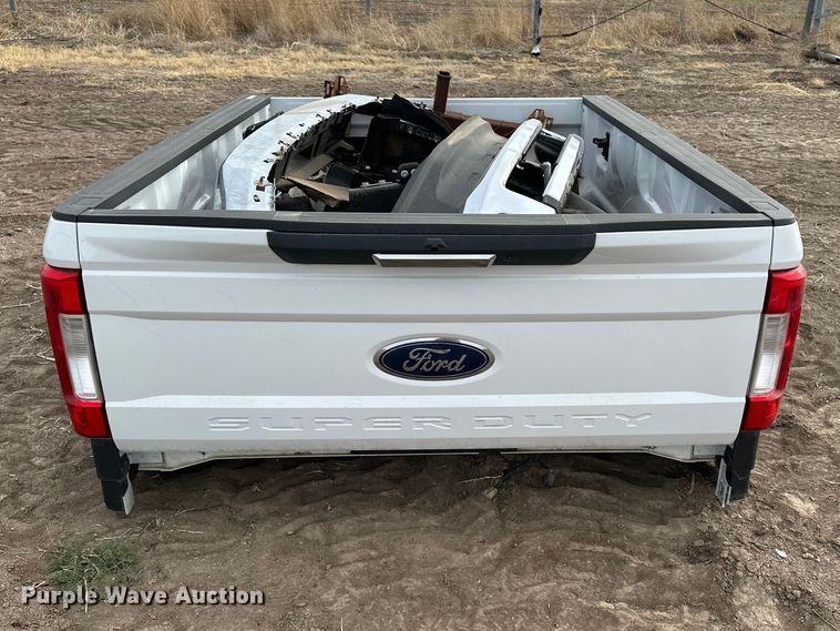 image for item ES1069 Ford Super duty pickup truck bed