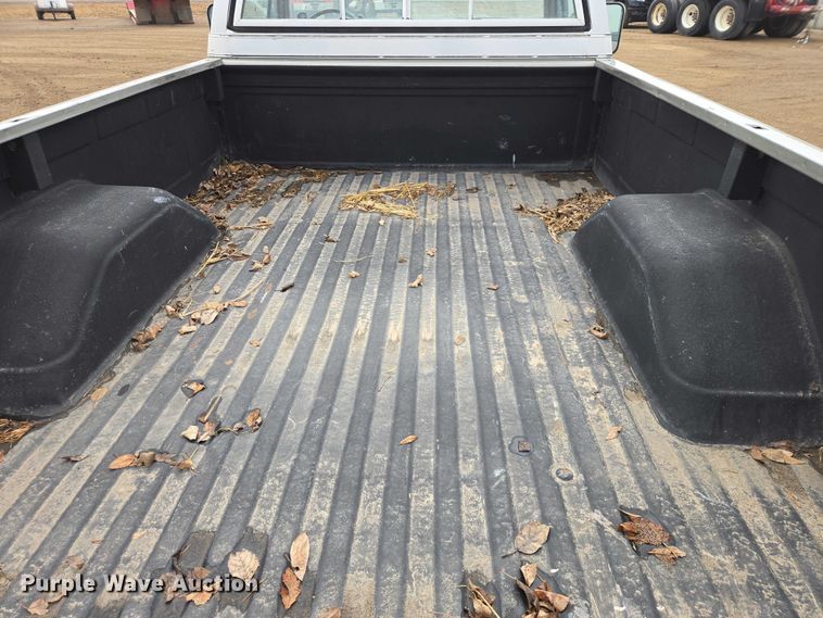 image for item ES2997 1975 Chevrolet 20 pickup truck