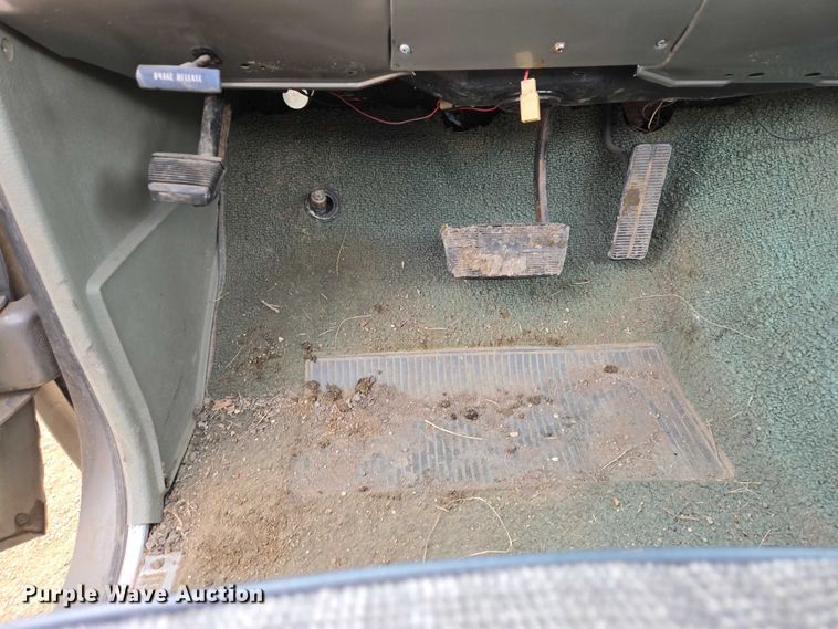 image for item ES2997 1975 Chevrolet 20 pickup truck