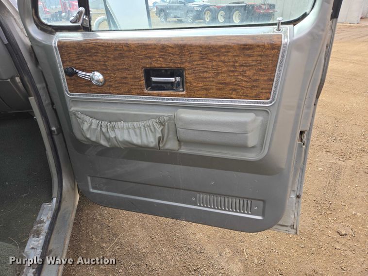 image for item ES2997 1975 Chevrolet 20 pickup truck