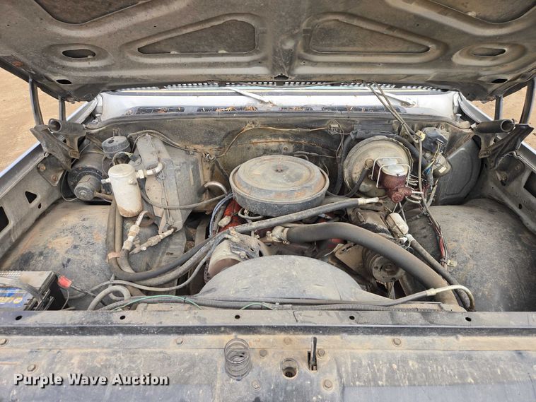 image for item ES2997 1975 Chevrolet 20 pickup truck