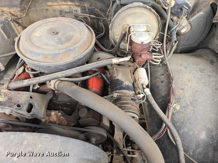 image for item ES2997 1975 Chevrolet 20 pickup truck