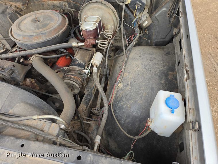 image for item ES2997 1975 Chevrolet 20 pickup truck