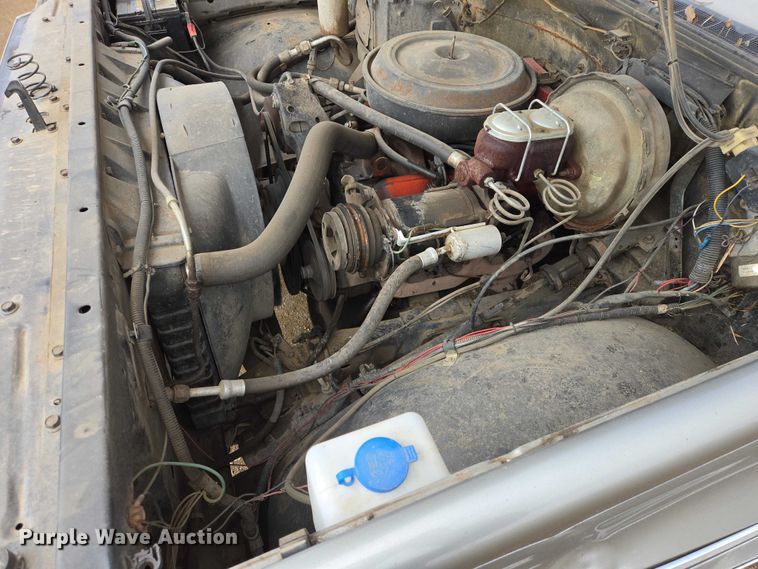 image for item ES2997 1975 Chevrolet 20 pickup truck