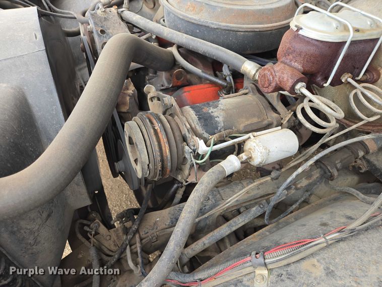 image for item ES2997 1975 Chevrolet 20 pickup truck