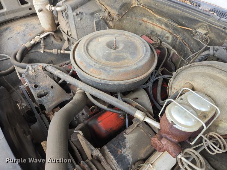 image for item ES2997 1975 Chevrolet 20 pickup truck