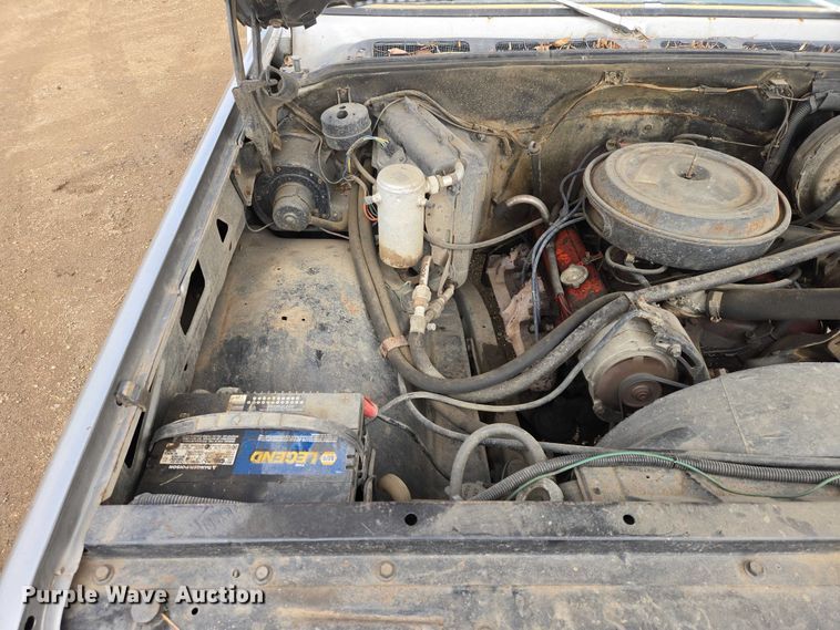 image for item ES2997 1975 Chevrolet 20 pickup truck