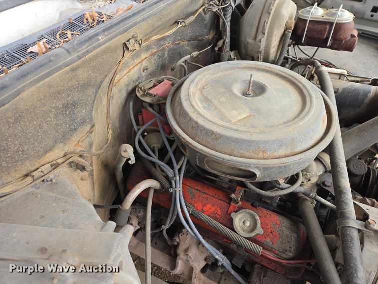 image for item ES2997 1975 Chevrolet 20 pickup truck