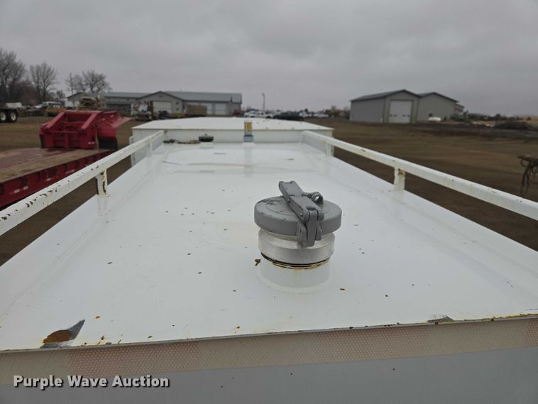 image for item ES2998 2013 CPI DL750 Refueler fuel trailer