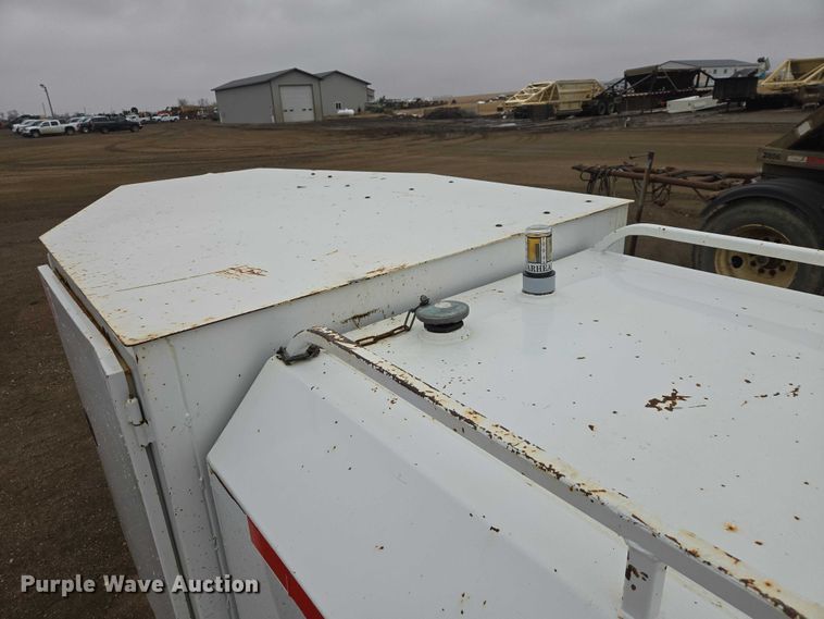 image for item ES2998 2013 CPI DL750 Refueler fuel trailer