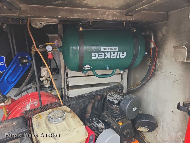 image for item ES2998 2013 CPI DL750 Refueler fuel trailer