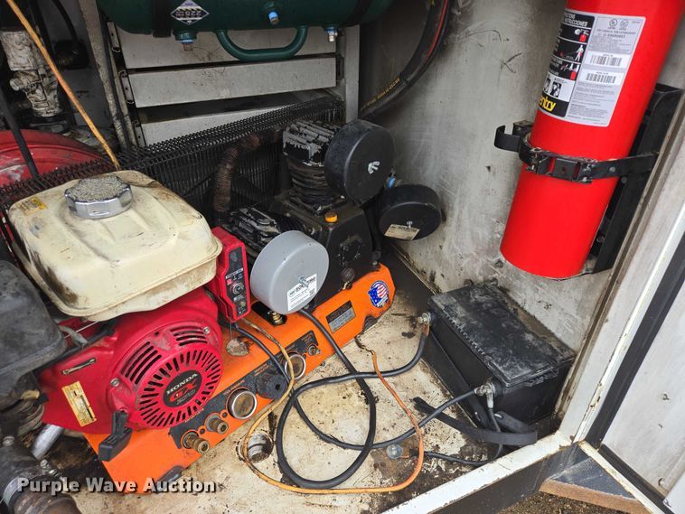 image for item ES2998 2013 CPI DL750 Refueler fuel trailer