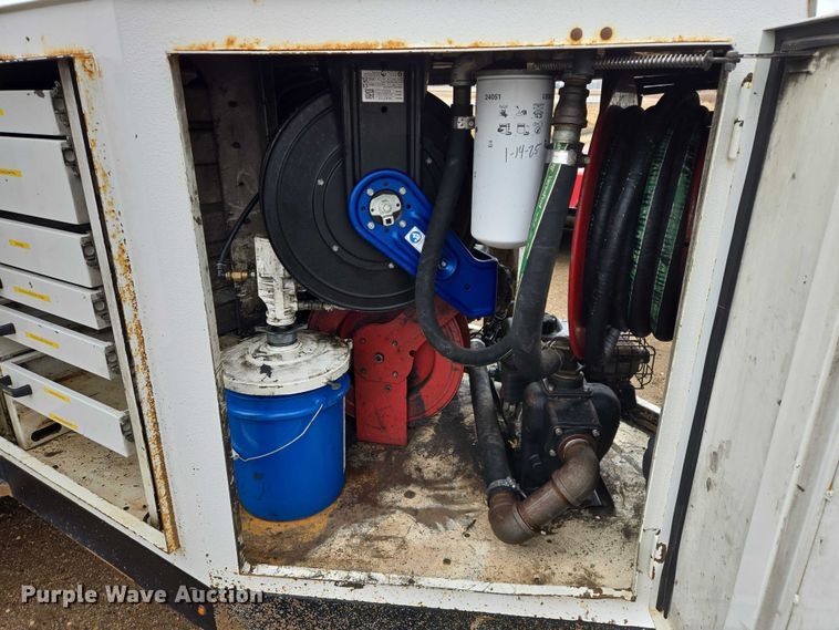 image for item ES2998 2013 CPI DL750 Refueler fuel trailer