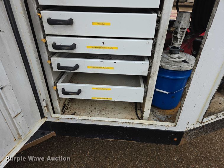 image for item ES2998 2013 CPI DL750 Refueler fuel trailer