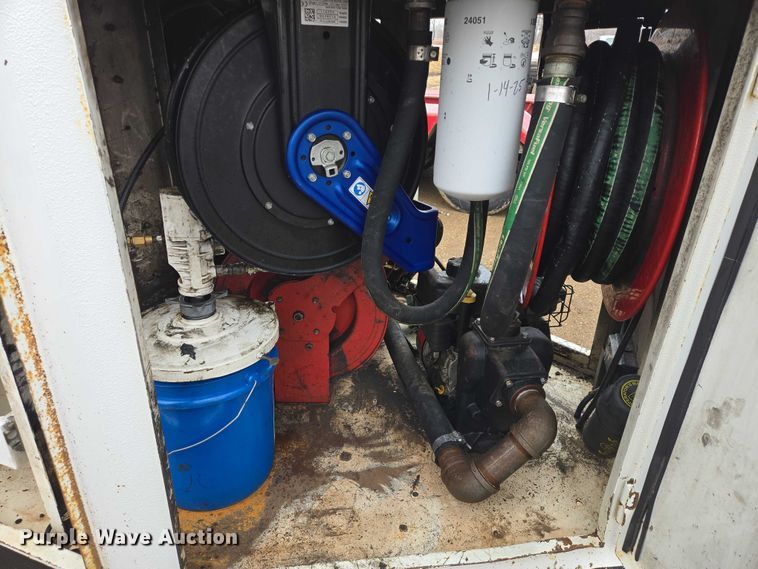 image for item ES2998 2013 CPI DL750 Refueler fuel trailer