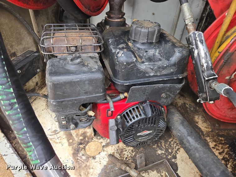 image for item ES2998 2013 CPI DL750 Refueler fuel trailer