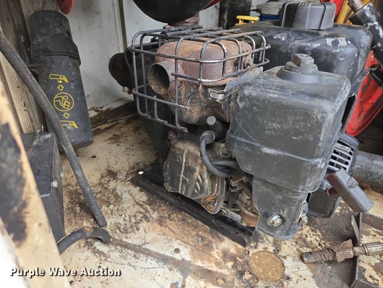 image for item ES2998 2013 CPI DL750 Refueler fuel trailer