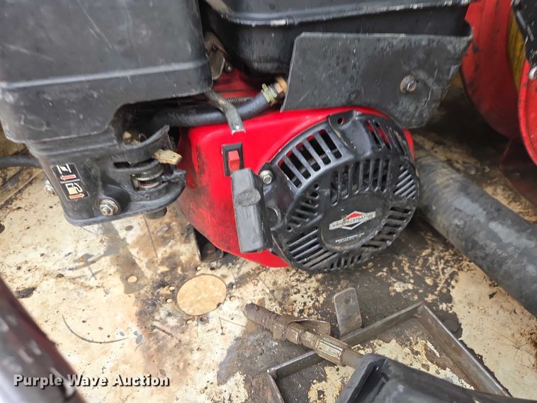 image for item ES2998 2013 CPI DL750 Refueler fuel trailer