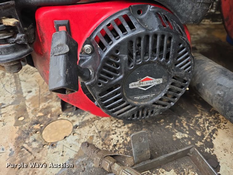 image for item ES2998 2013 CPI DL750 Refueler fuel trailer