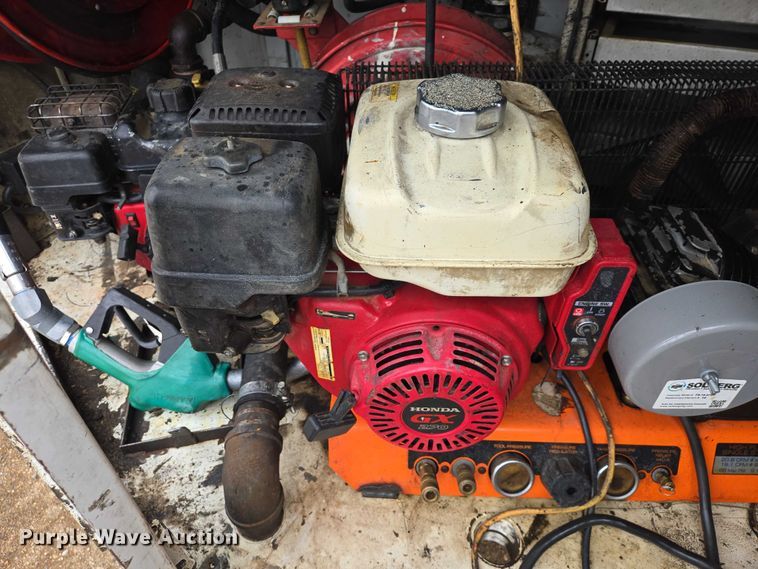 image for item ES2998 2013 CPI DL750 Refueler fuel trailer