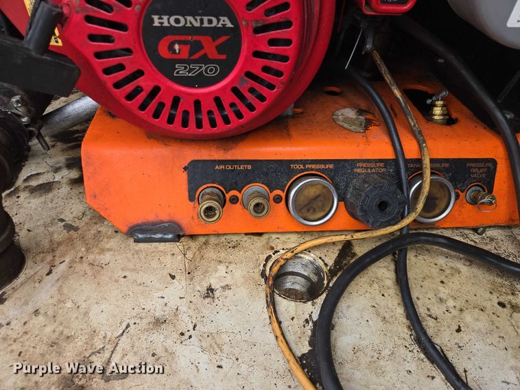 image for item ES2998 2013 CPI DL750 Refueler fuel trailer