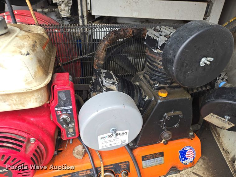 image for item ES2998 2013 CPI DL750 Refueler fuel trailer