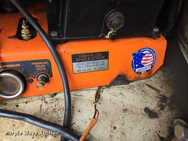 image for item ES2998 2013 CPI DL750 Refueler fuel trailer