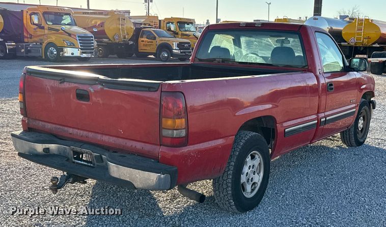 image for item ES5593 2002 Chevrolet Silverado 1500 pickup truck