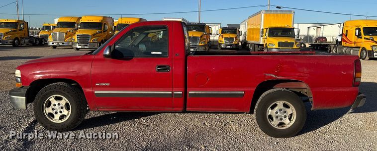 image for item ES5593 2002 Chevrolet Silverado 1500 pickup truck