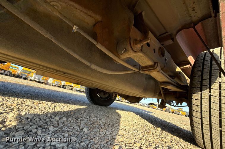 image for item ES5593 2002 Chevrolet Silverado 1500 pickup truck