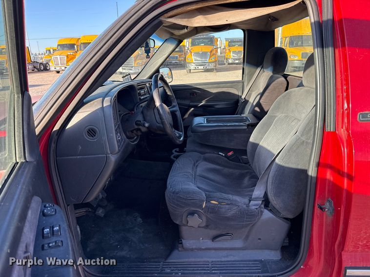 image for item ES5593 2002 Chevrolet Silverado 1500 pickup truck