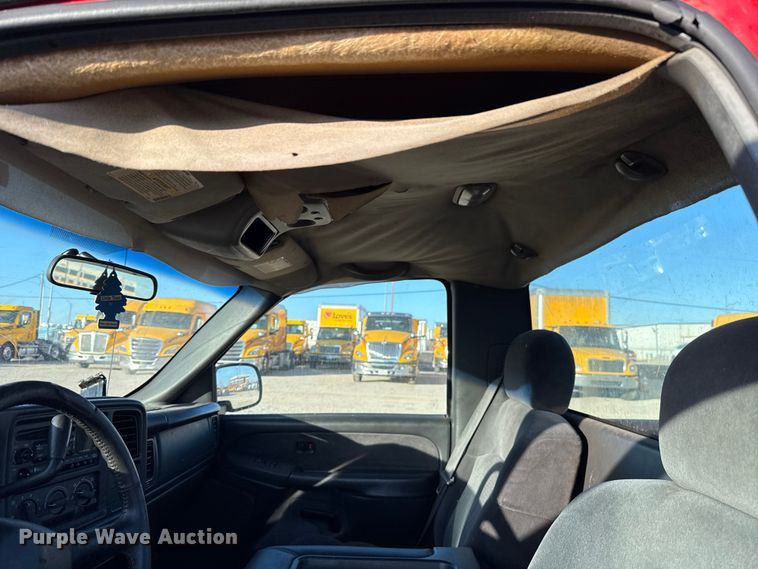 image for item ES5593 2002 Chevrolet Silverado 1500 pickup truck