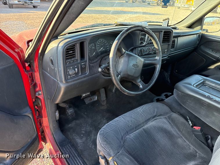 image for item ES5593 2002 Chevrolet Silverado 1500 pickup truck