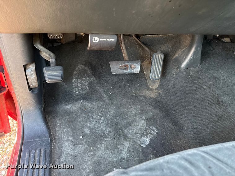 image for item ES5593 2002 Chevrolet Silverado 1500 pickup truck