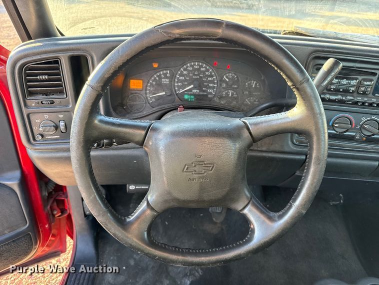 image for item ES5593 2002 Chevrolet Silverado 1500 pickup truck