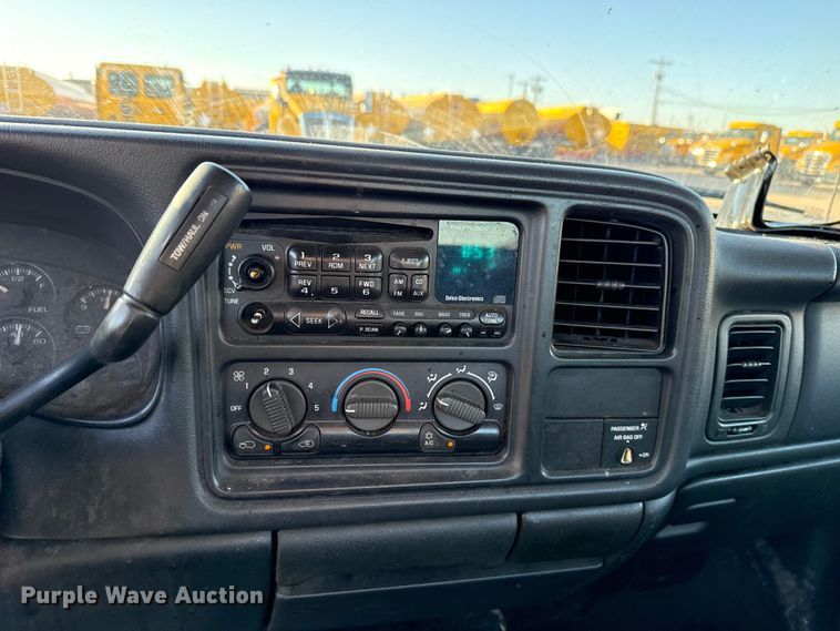 image for item ES5593 2002 Chevrolet Silverado 1500 pickup truck