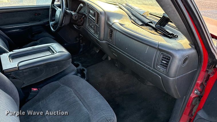 image for item ES5593 2002 Chevrolet Silverado 1500 pickup truck