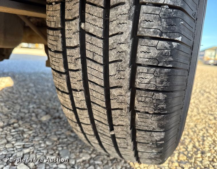 image for item ES5593 2002 Chevrolet Silverado 1500 pickup truck