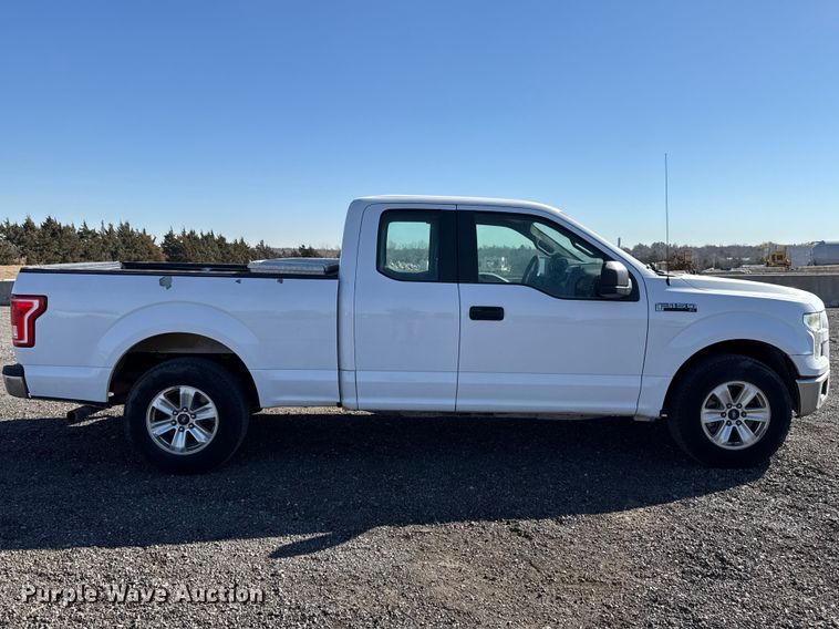image for item ES5906 2016 Ford F150 XL Ext. Cab pickup truck