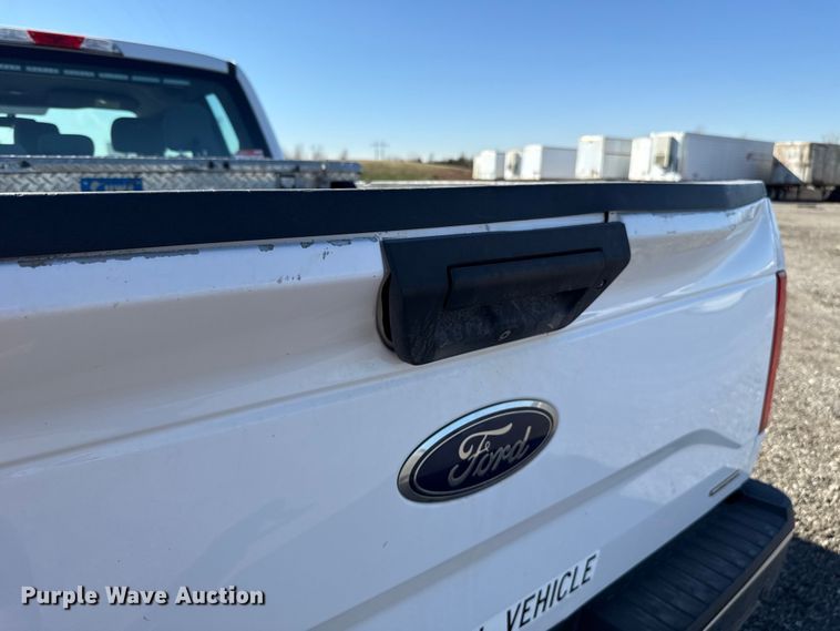 image for item ES5906 2016 Ford F150 XL Ext. Cab pickup truck