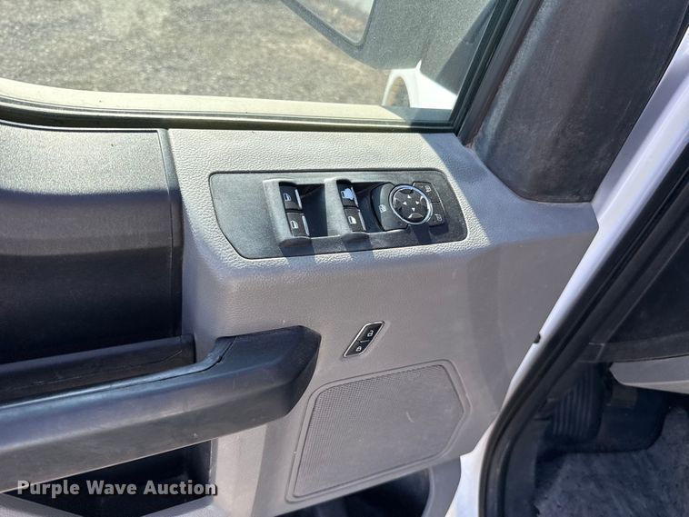 image for item ES5906 2016 Ford F150 XL Ext. Cab pickup truck