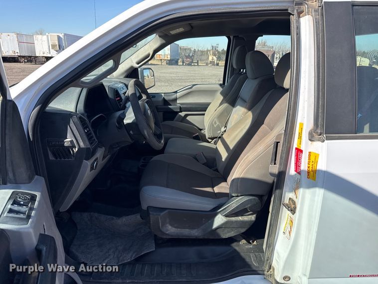 image for item ES5906 2016 Ford F150 XL Ext. Cab pickup truck