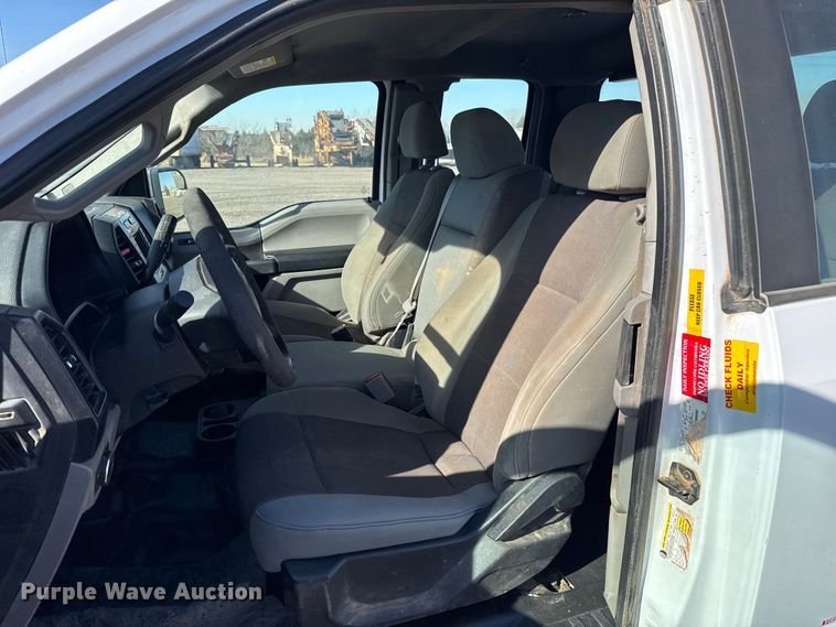 image for item ES5906 2016 Ford F150 XL Ext. Cab pickup truck