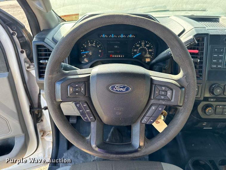 image for item ES5906 2016 Ford F150 XL Ext. Cab pickup truck