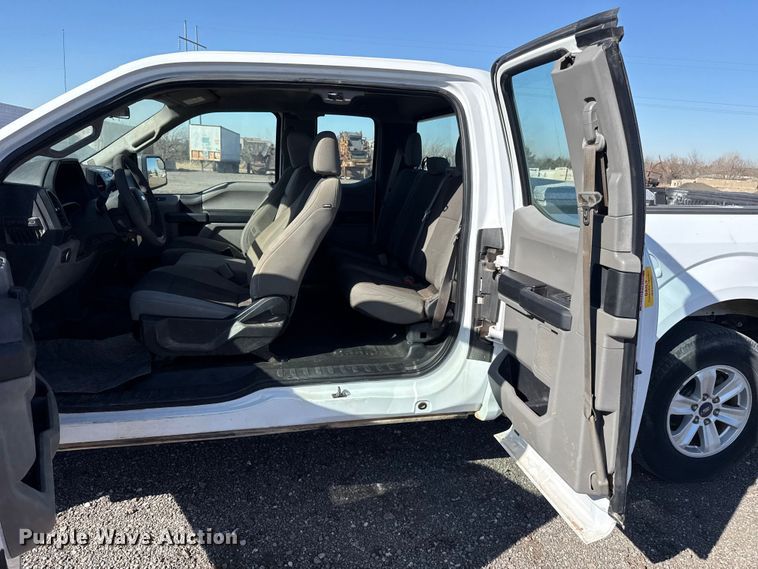 image for item ES5906 2016 Ford F150 XL Ext. Cab pickup truck